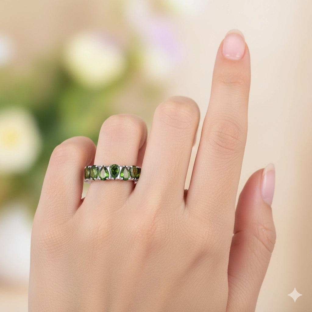 Sterling Silver Ring with Chrome diopside 7.20 CT.TW