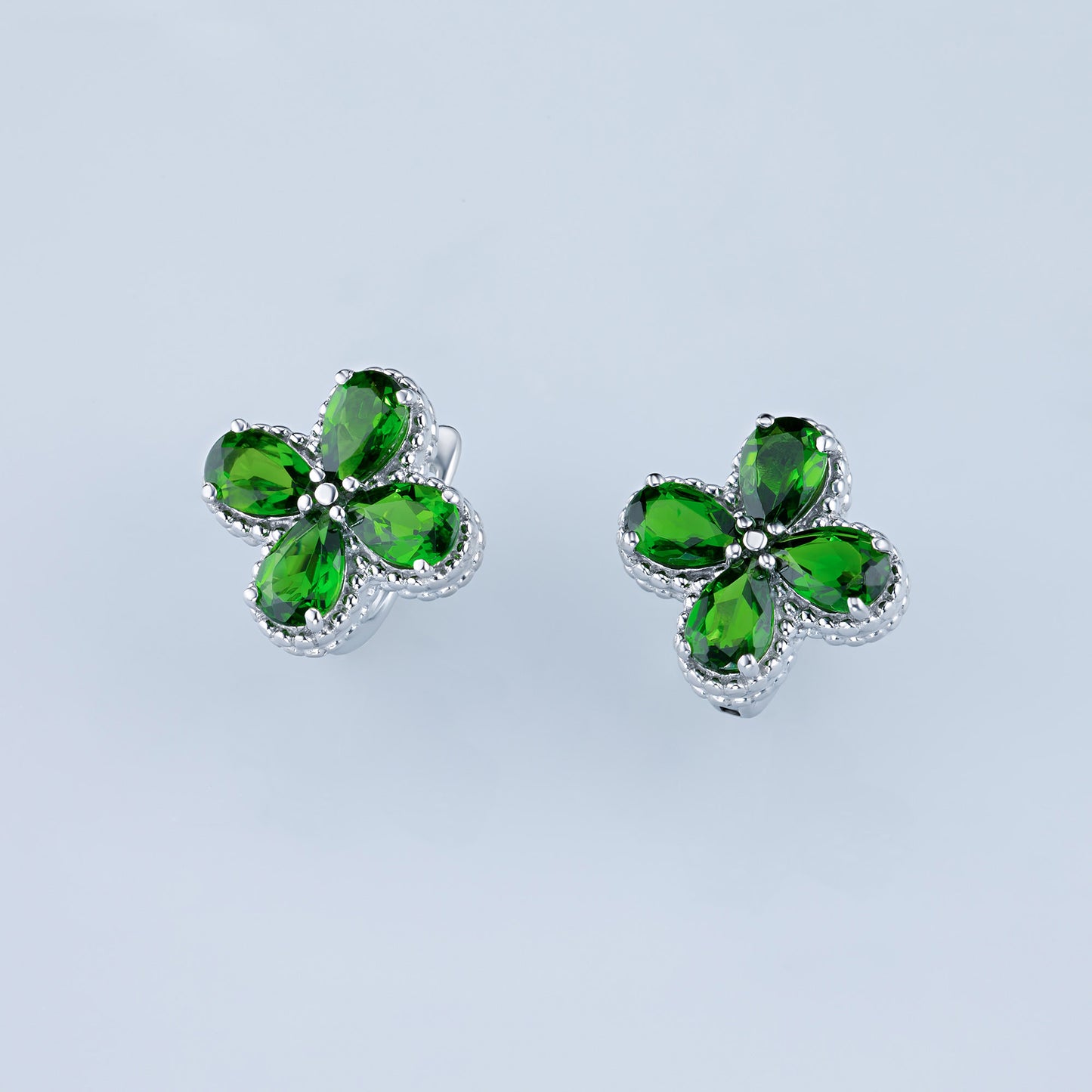 Sterling Silver Earrings with Chrome diopside 3.560 CT.TW