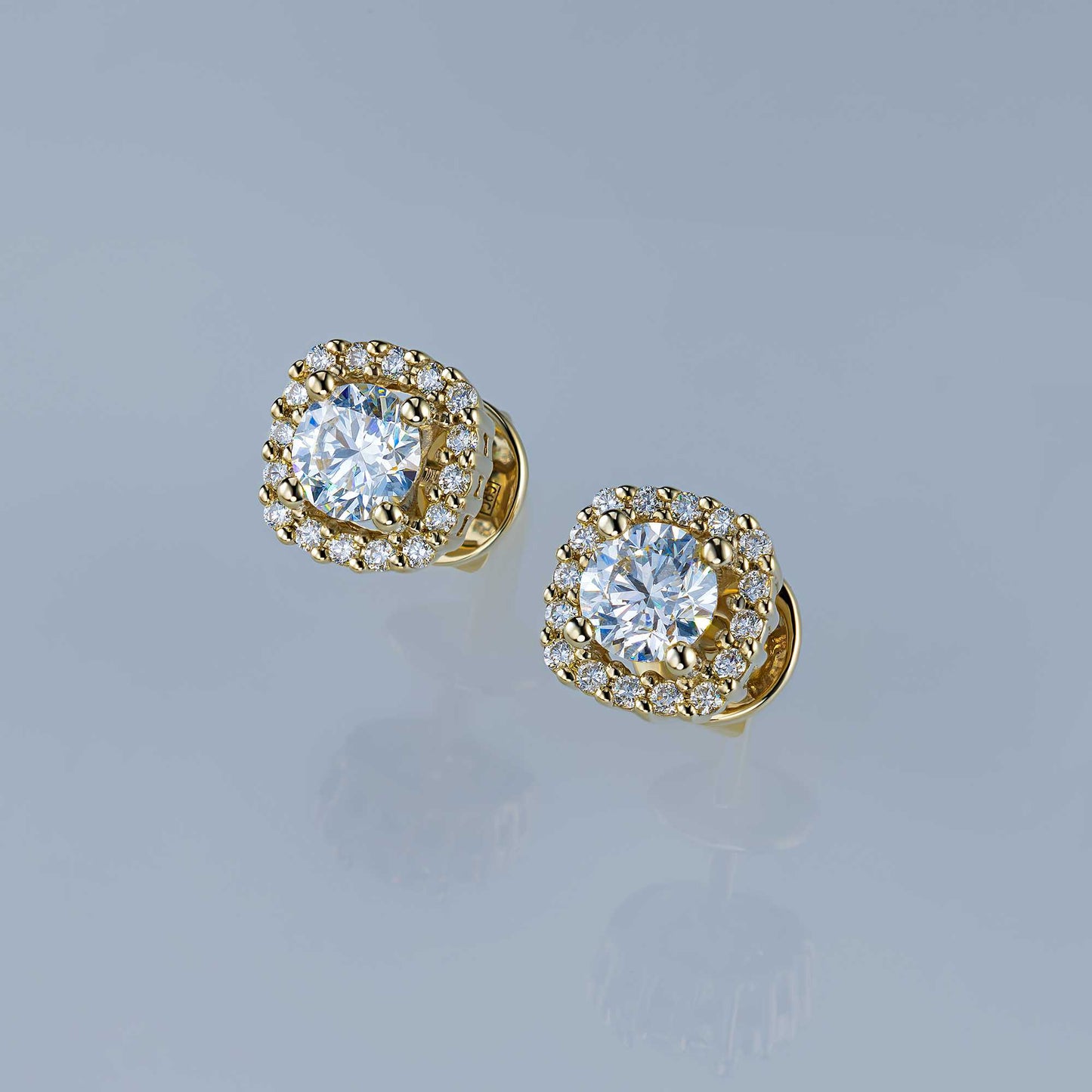 Σκουλαρίκια από λευκόχρυσο 14 καρατίων με διαμάντια κατασκευασμένα σε εργαστήριο 1.070 CT.TW 