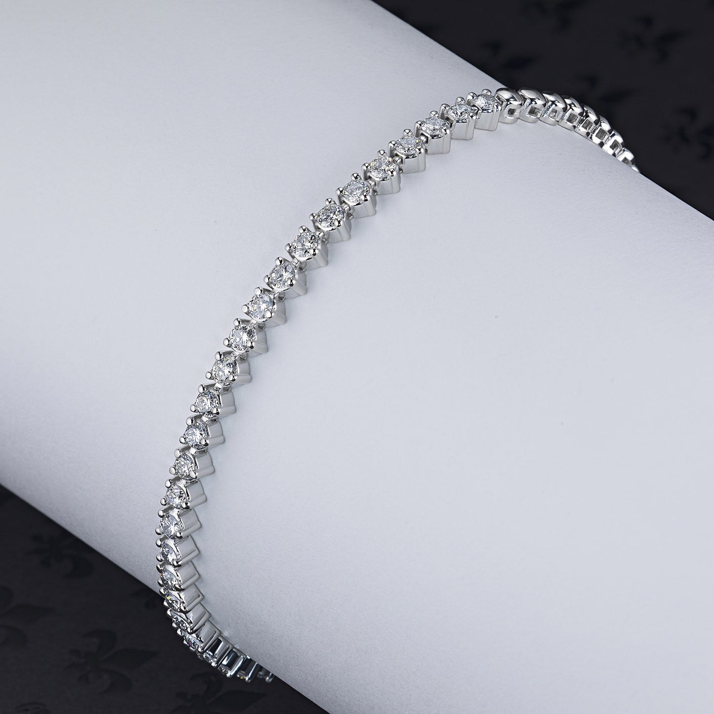 14K White Gold Bracelet with Natural Diamonds 1.490 CT.TW