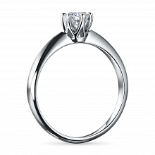 Silver ring with grown diamond