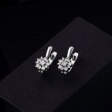 Silver earrings with grown diamonds