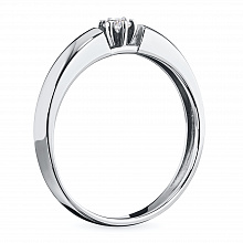 Silver ring with grown diamond