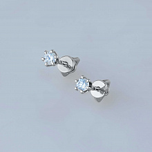 White gold stud earrings with grown diamonds