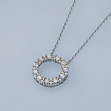 Silver pendant with grown diamonds