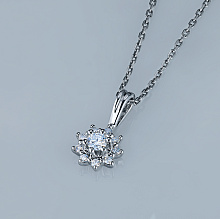 Silver pendant with grown diamonds