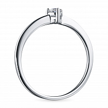 Κατασκευασμένο από ασήμι δαχτυλίδι με ένα καλλιεργημένο διαμάντι