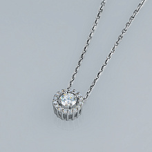 Silver pendant with grown diamonds