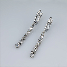 Silver earrings with grown diamonds