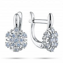 Silver earrings with grown diamonds