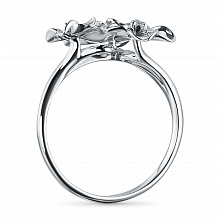 Silver ring with grown diamonds