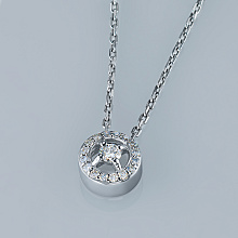 Silver pendant with grown diamonds