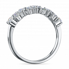 Κατασκευασμένο από λευκό χρυσό δαχτυλίδι με καλλιεργημένα διαμάντια