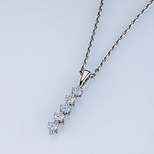 Silver pendant with grown diamonds