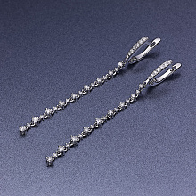 Silver earrings with grown diamonds