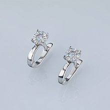 Silver earrings with grown diamonds