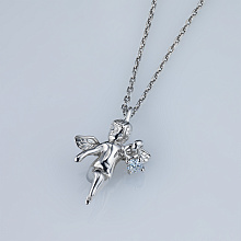 Silver pendant with grown diamond